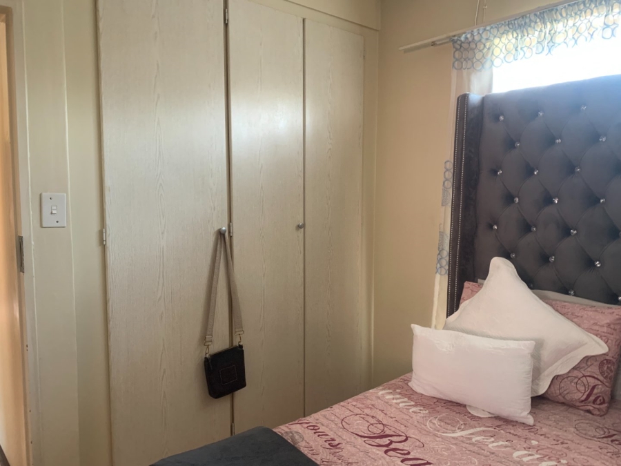 To Let 2 Bedroom Property for Rent in Monavoni Gauteng