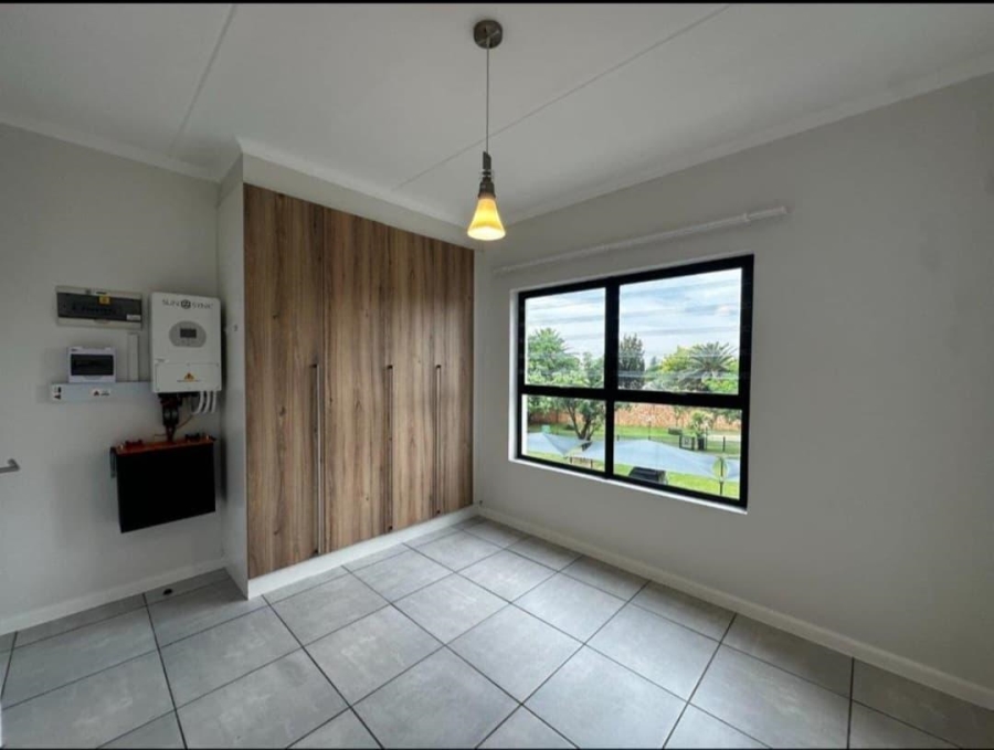 To Let 2 Bedroom Property for Rent in Crowthorne AH Gauteng