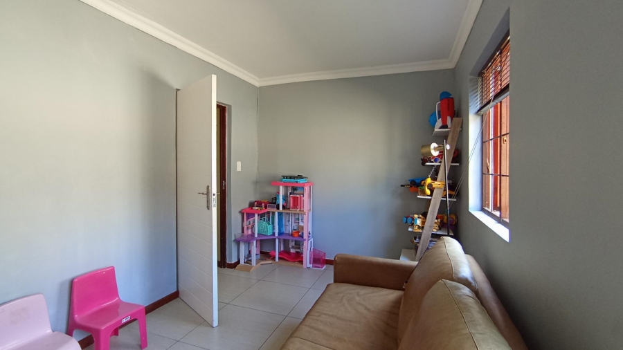 3 Bedroom Property for Sale in Equestria Gauteng