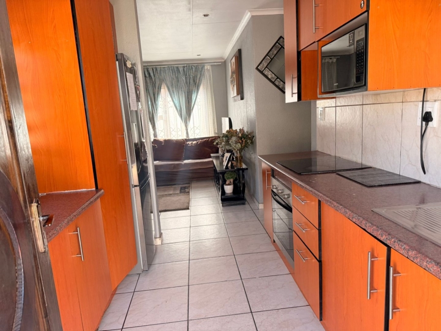 2 Bedroom Property for Sale in Dawn Park Gauteng