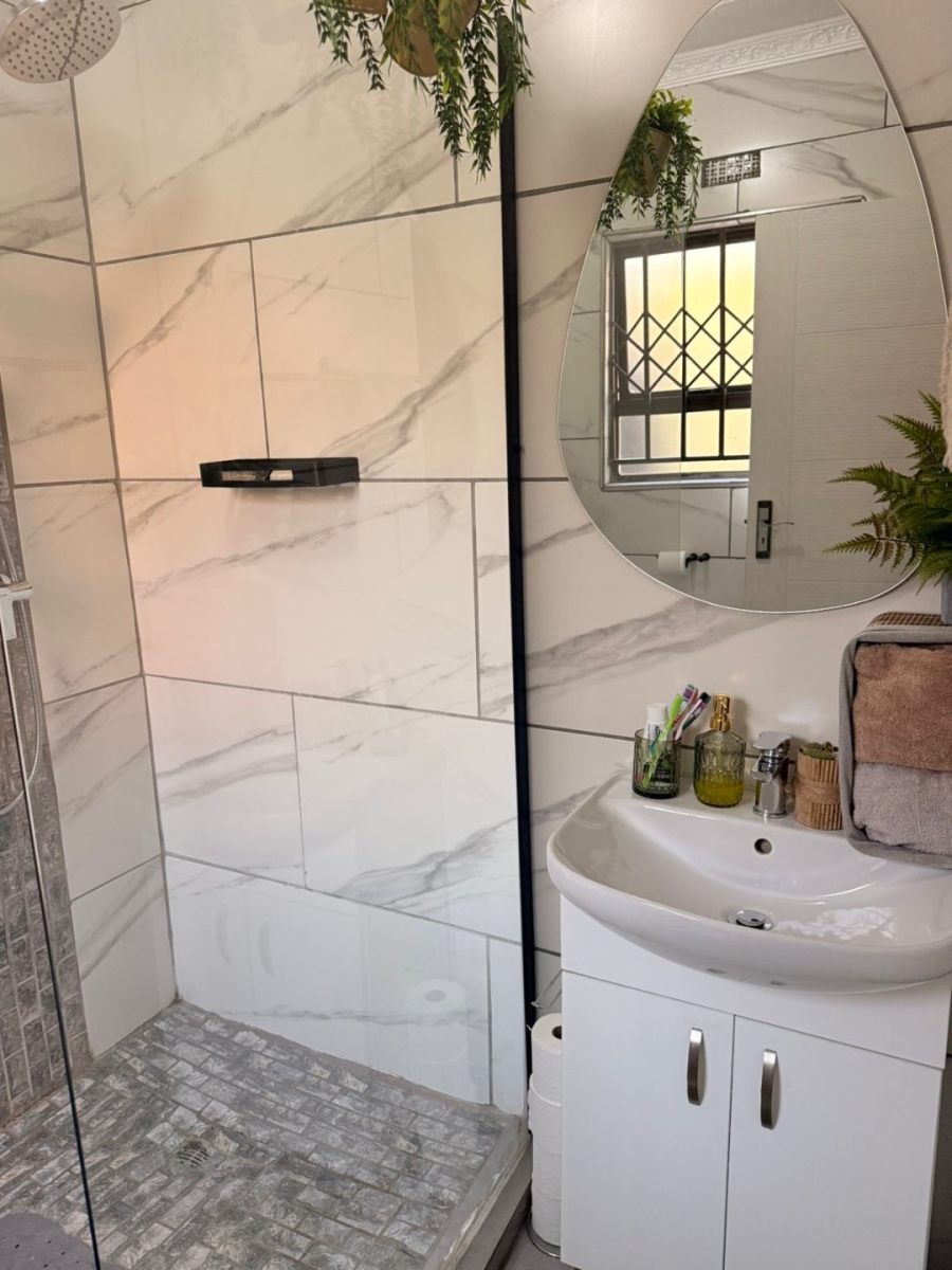 2 Bedroom Property for Sale in Dawn Park Gauteng