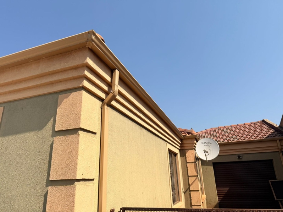 2 Bedroom Property for Sale in Dawn Park Gauteng