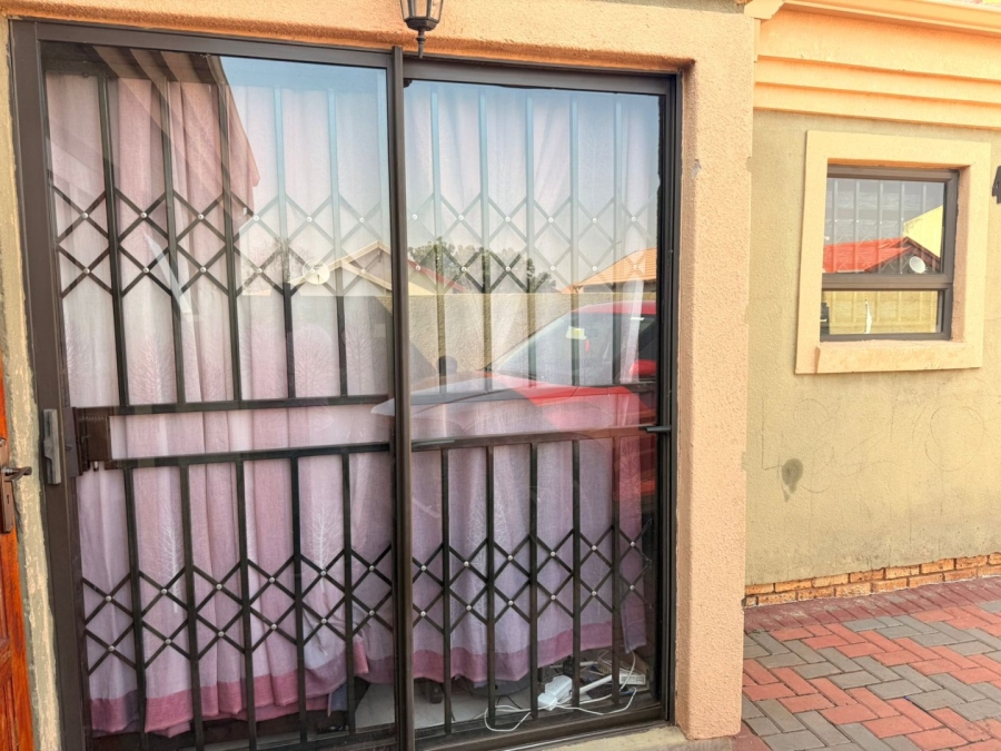 2 Bedroom Property for Sale in Dawn Park Gauteng