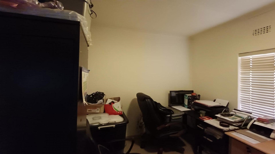 4 Bedroom Property for Sale in Oakdene Gauteng