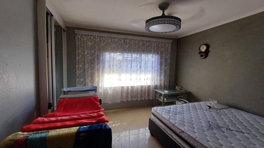 4 Bedroom Property for Sale in Oakdene Gauteng