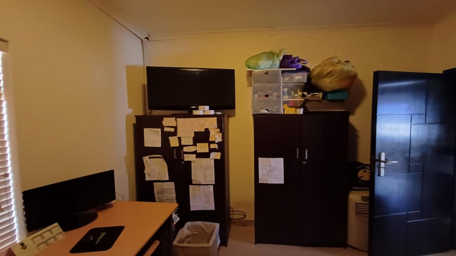 4 Bedroom Property for Sale in Oakdene Gauteng