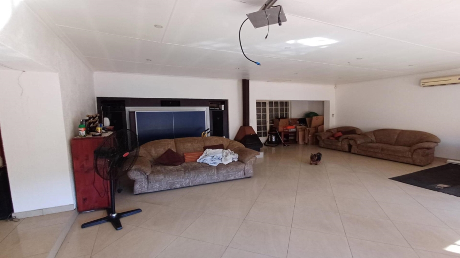 4 Bedroom Property for Sale in Oakdene Gauteng
