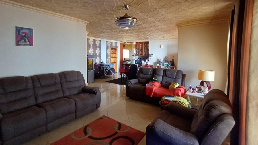 4 Bedroom Property for Sale in Oakdene Gauteng