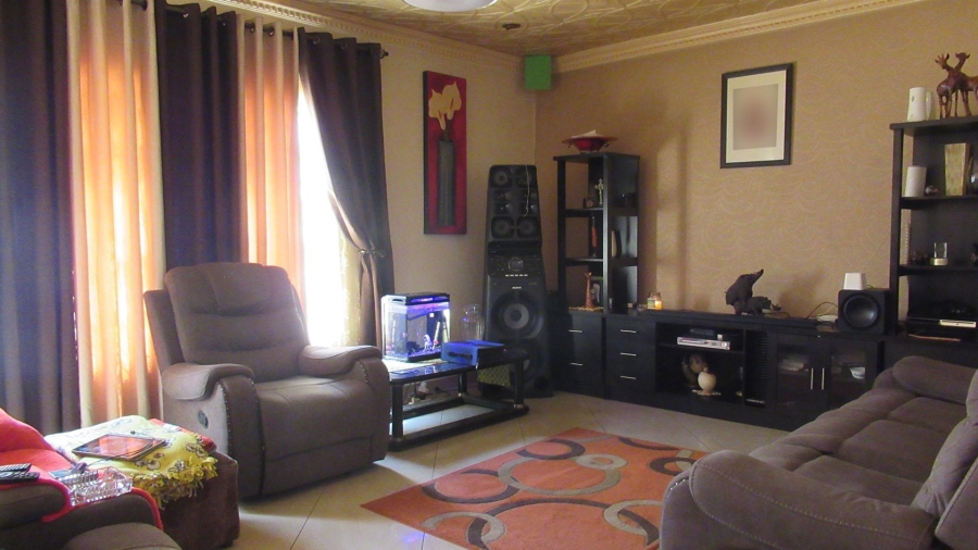 4 Bedroom Property for Sale in Oakdene Gauteng