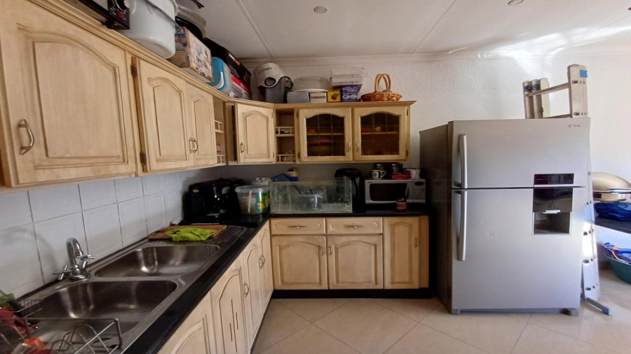 4 Bedroom Property for Sale in Oakdene Gauteng