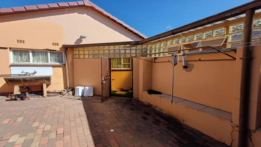 4 Bedroom Property for Sale in Oakdene Gauteng