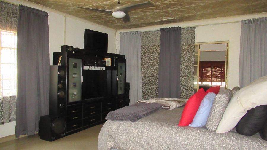 4 Bedroom Property for Sale in Oakdene Gauteng