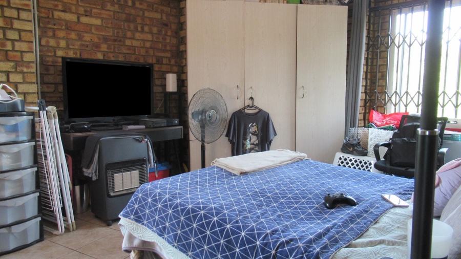 4 Bedroom Property for Sale in Oakdene Gauteng