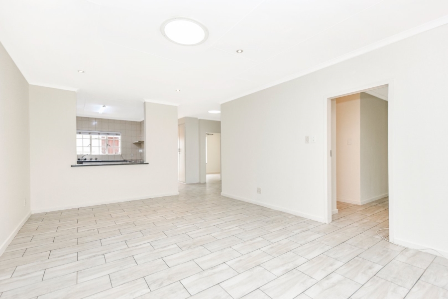 2 Bedroom Property for Sale in Magaliessig Gauteng