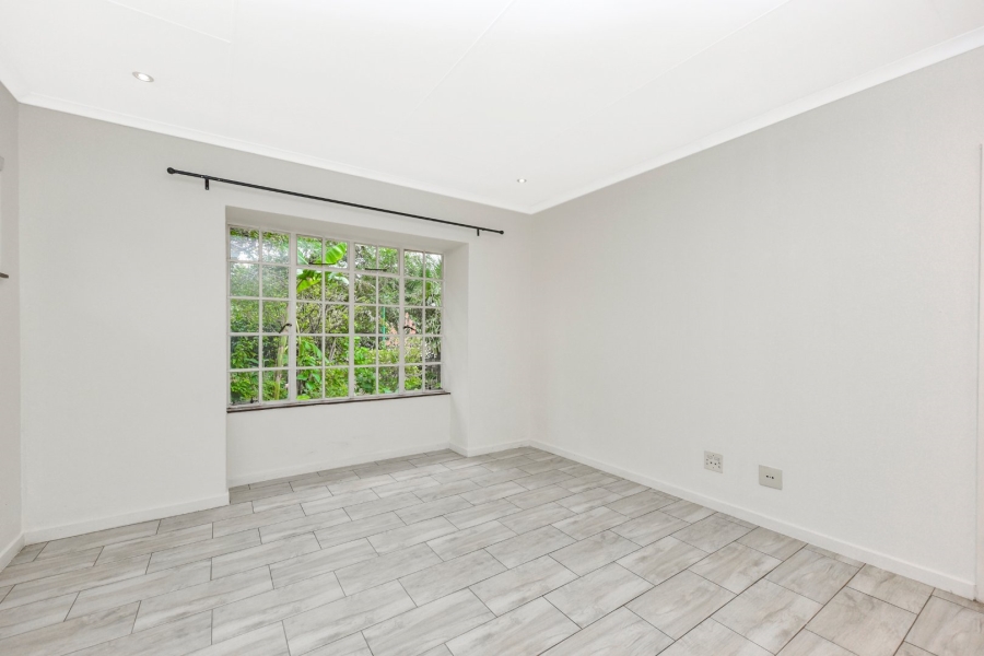 2 Bedroom Property for Sale in Magaliessig Gauteng