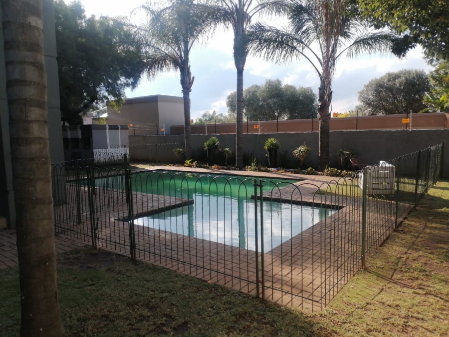 2 Bedroom Property for Sale in North Riding Gauteng