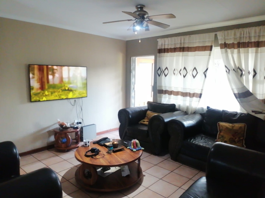 2 Bedroom Property for Sale in North Riding Gauteng