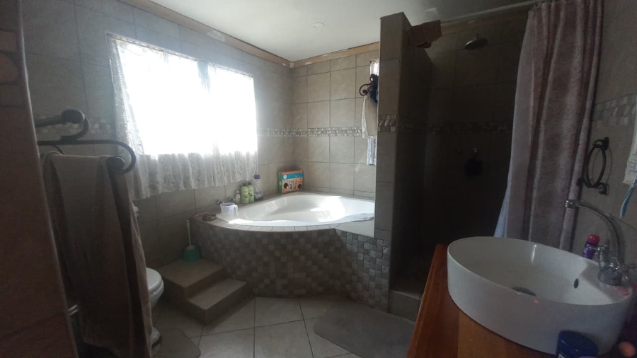 4 Bedroom Property for Sale in The Hill Gauteng