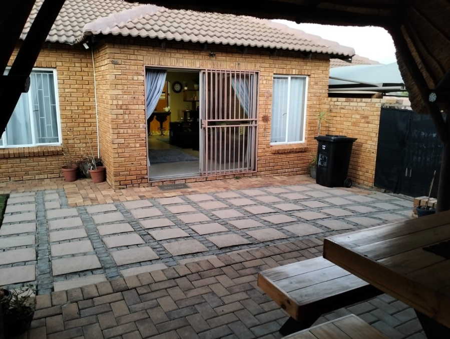To Let 2 Bedroom Property for Rent in Wilgeheuwel Gauteng
