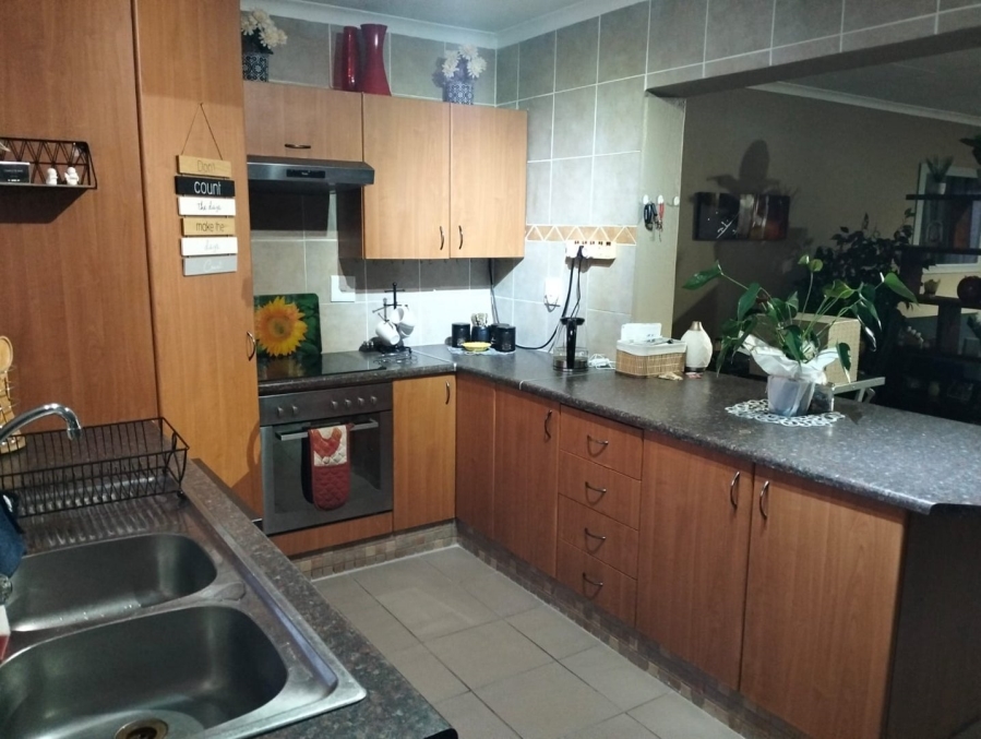 To Let 2 Bedroom Property for Rent in Wilgeheuwel Gauteng