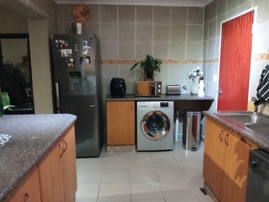 To Let 2 Bedroom Property for Rent in Wilgeheuwel Gauteng