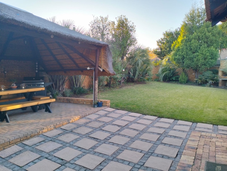 To Let 2 Bedroom Property for Rent in Wilgeheuwel Gauteng