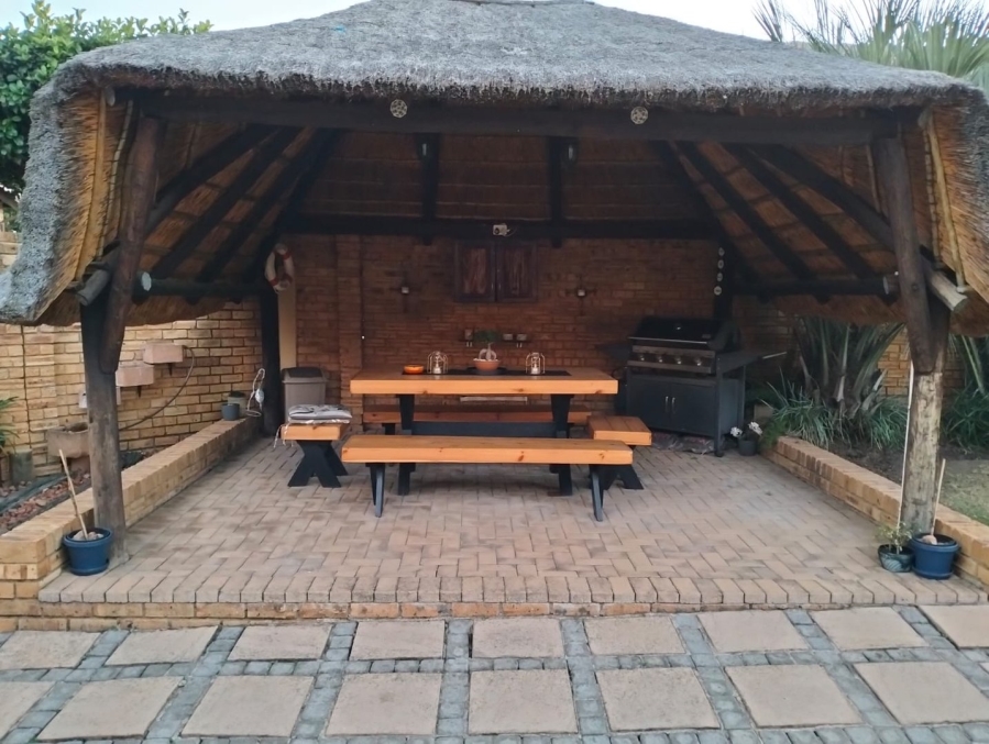 To Let 2 Bedroom Property for Rent in Wilgeheuwel Gauteng