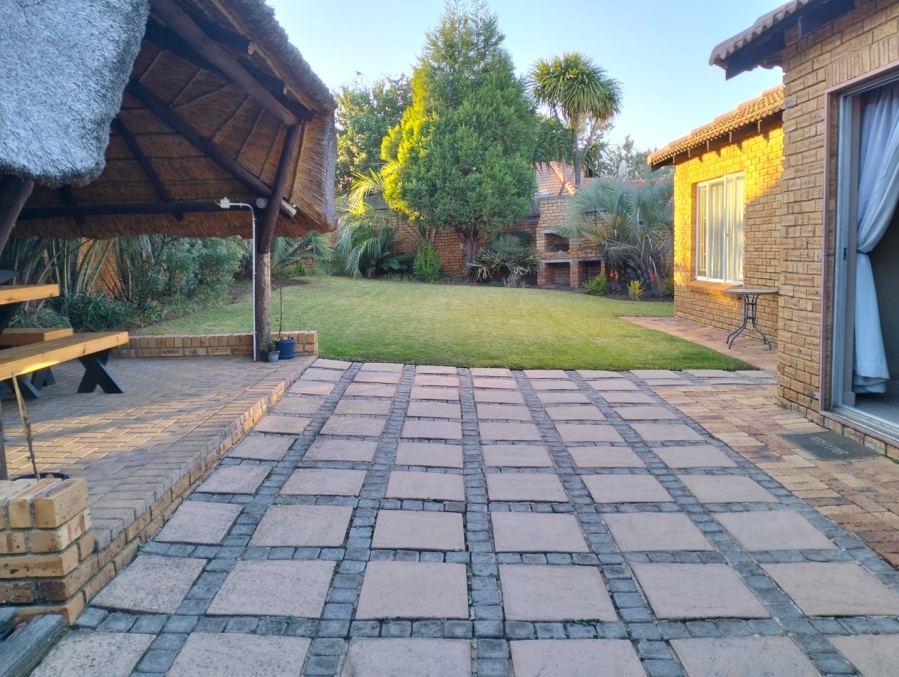 To Let 2 Bedroom Property for Rent in Wilgeheuwel Gauteng