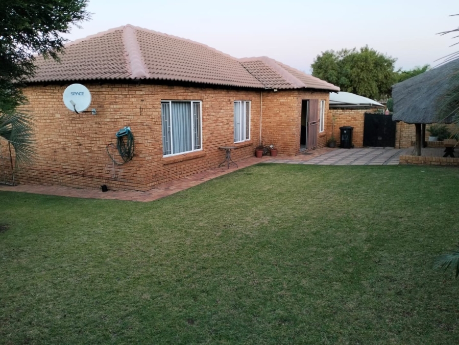 To Let 2 Bedroom Property for Rent in Wilgeheuwel Gauteng
