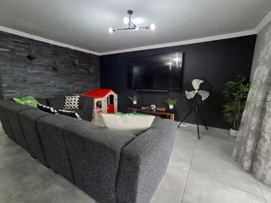 4 Bedroom Property for Sale in Montana Park Gauteng