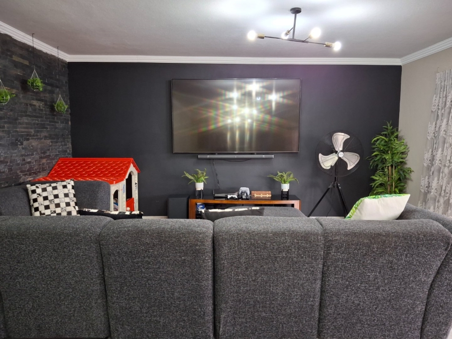 4 Bedroom Property for Sale in Montana Park Gauteng