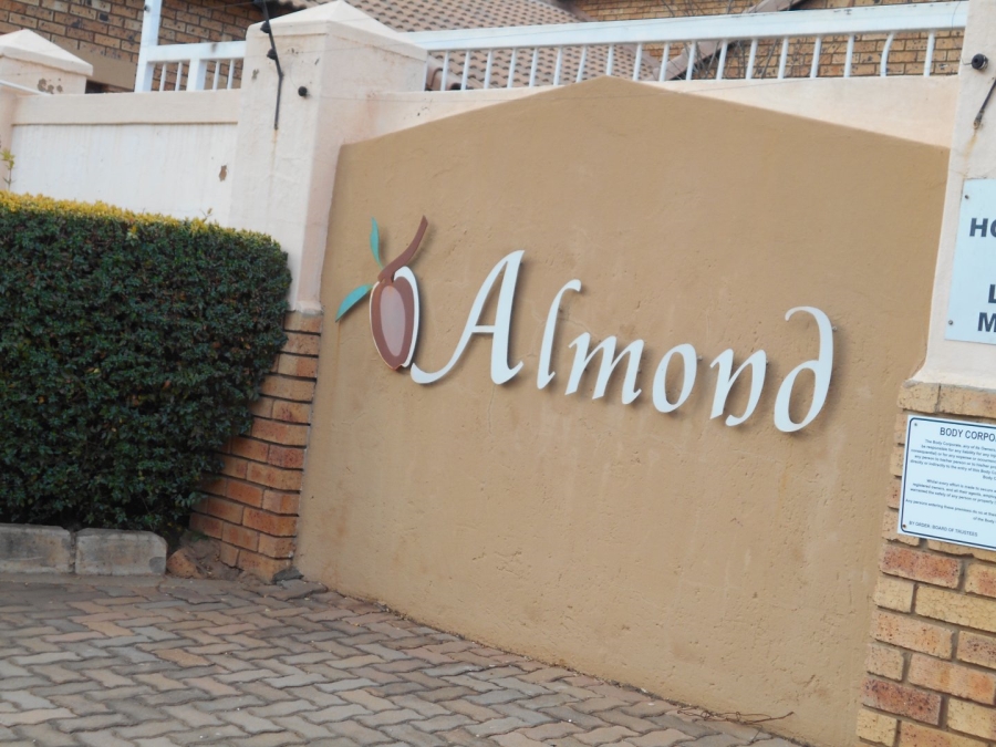 To Let 2 Bedroom Property for Rent in Monavoni Gauteng