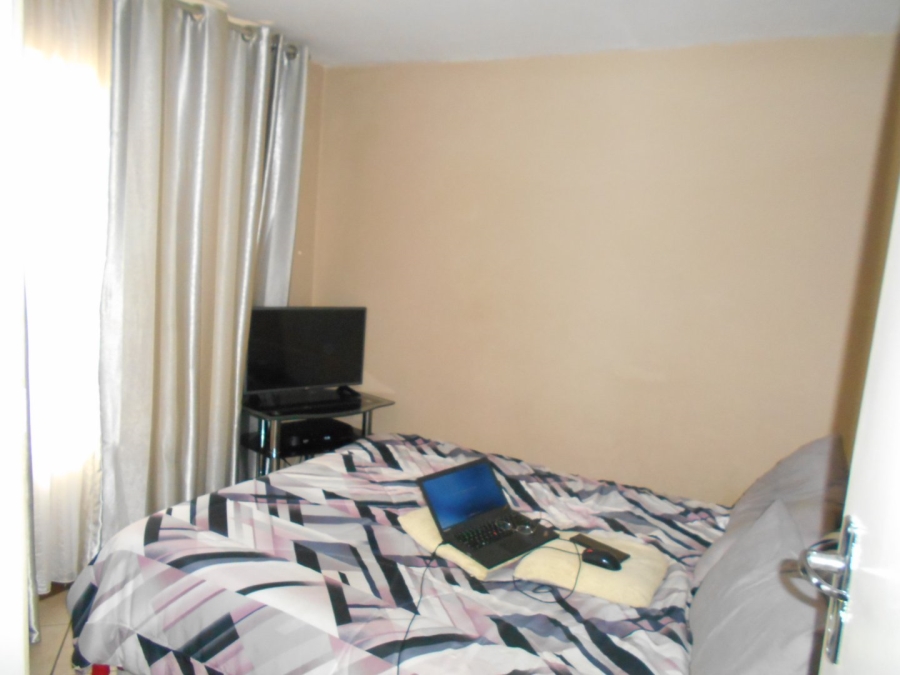 To Let 2 Bedroom Property for Rent in Monavoni Gauteng