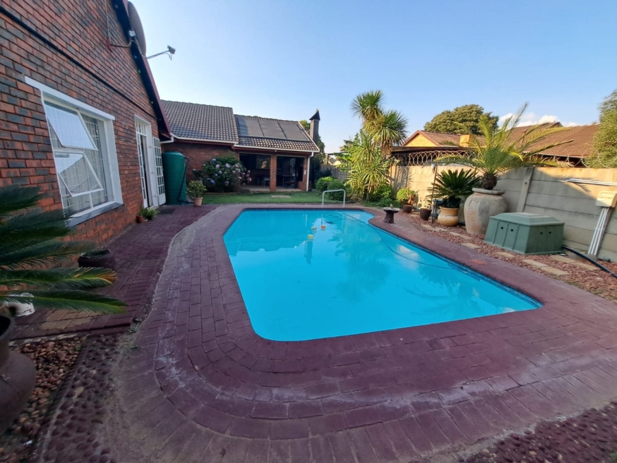 3 Bedroom Property for Sale in Visagie Park Gauteng