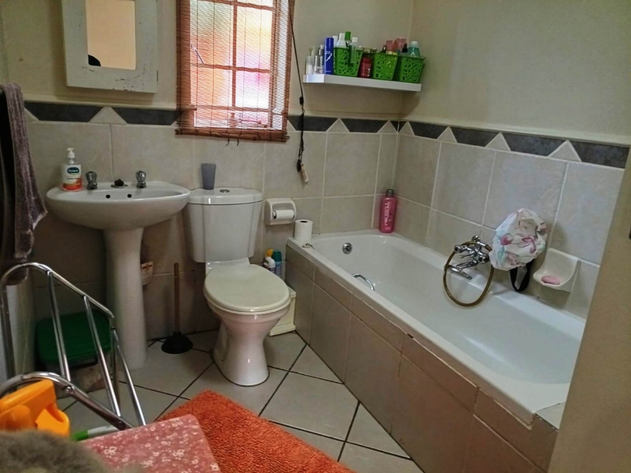 2 Bedroom Property for Sale in Illiondale Gauteng
