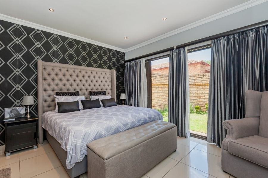 3 Bedroom Property for Sale in New Redruth Gauteng