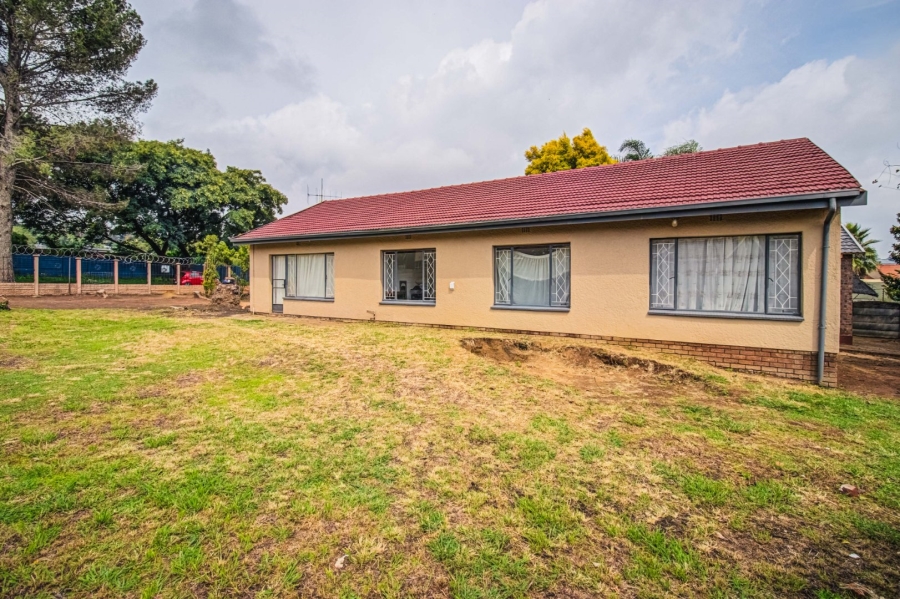 3 Bedroom Property for Sale in Birch Acres Gauteng