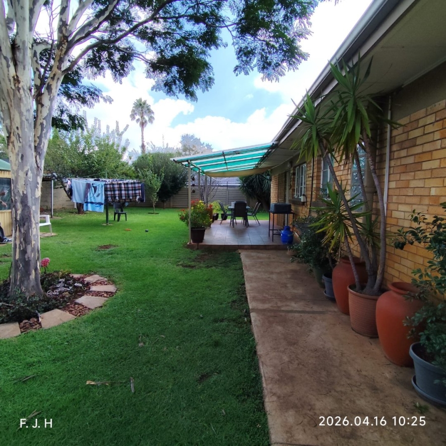 2 Bedroom Property for Sale in Edenvale Central Gauteng