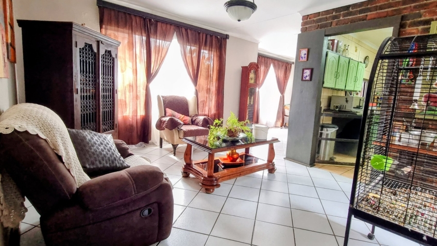 3 Bedroom Property for Sale in Falcon Ridge Gauteng