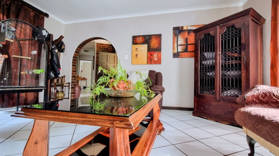 3 Bedroom Property for Sale in Falcon Ridge Gauteng