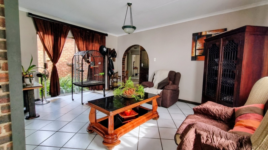 3 Bedroom Property for Sale in Falcon Ridge Gauteng