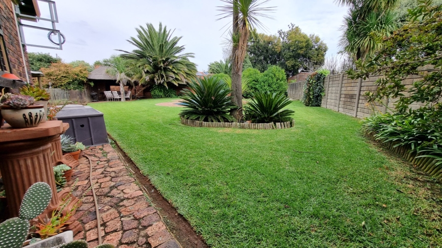 3 Bedroom Property for Sale in Falcon Ridge Gauteng