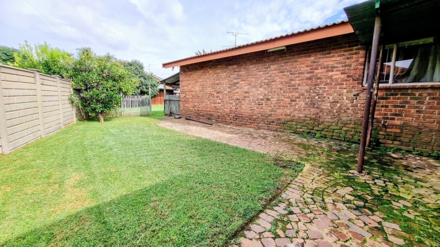 3 Bedroom Property for Sale in Falcon Ridge Gauteng