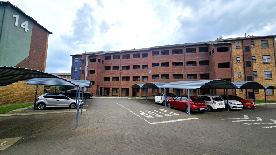 2 Bedroom Property for Sale in Montana Tuine Gauteng