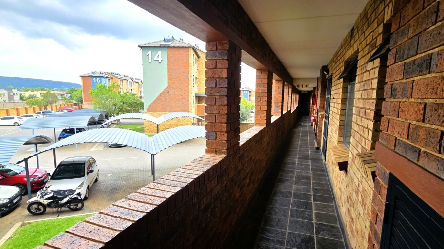 2 Bedroom Property for Sale in Montana Tuine Gauteng