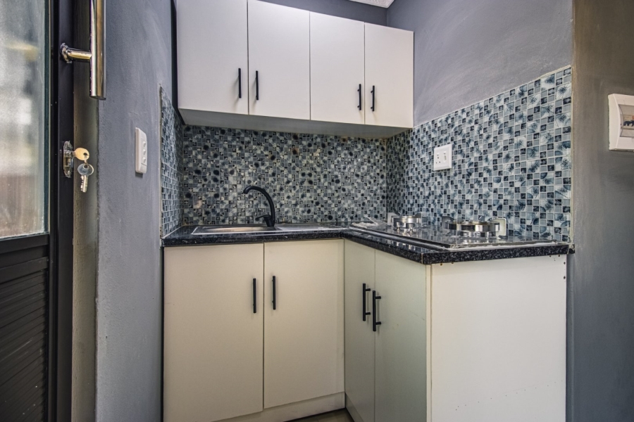 To Let 1 Bedroom Property for Rent in Birch Acres Gauteng