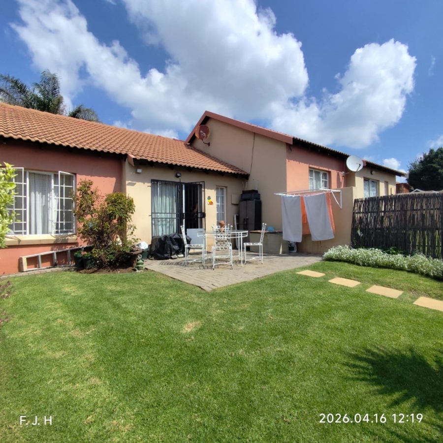 3 Bedroom Property for Sale in Buurendal Gauteng
