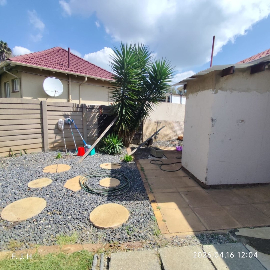 3 Bedroom Property for Sale in Buurendal Gauteng