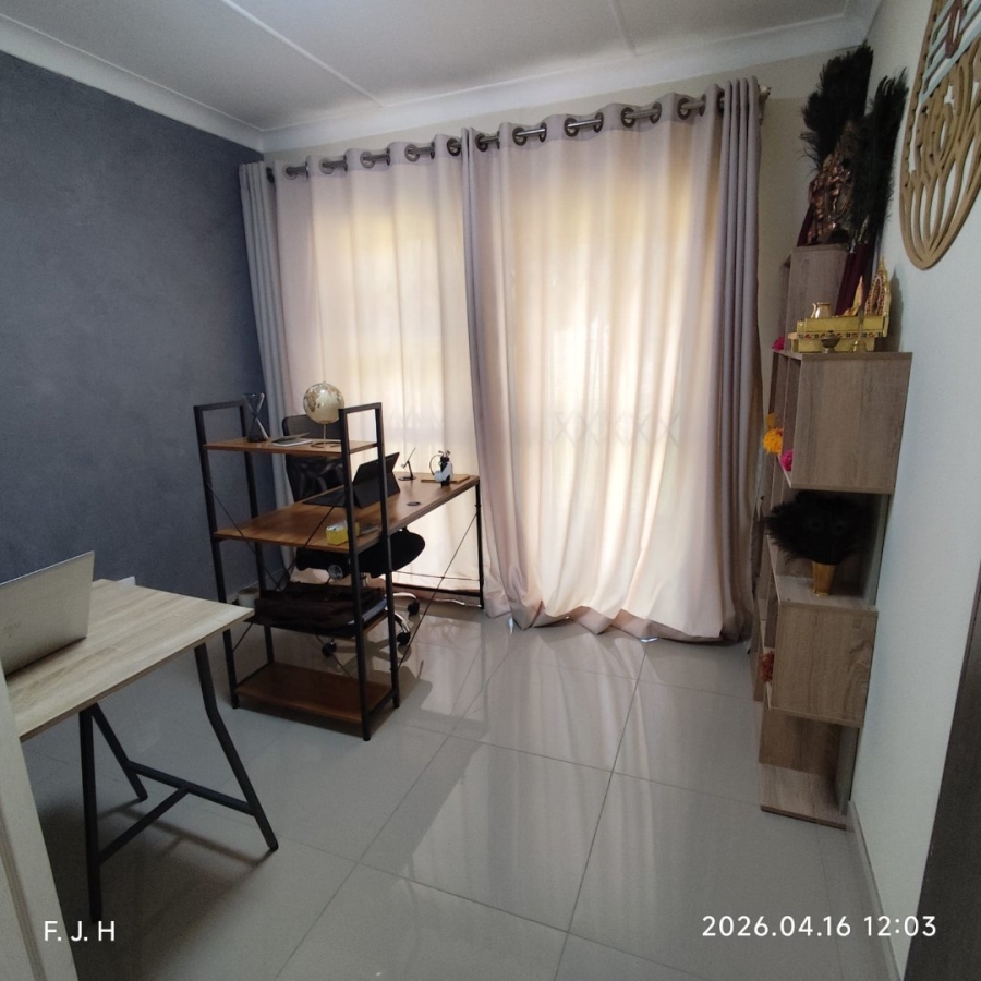 3 Bedroom Property for Sale in Buurendal Gauteng