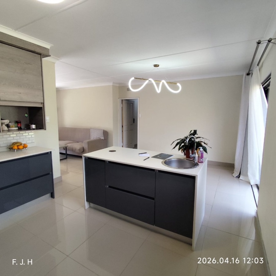 3 Bedroom Property for Sale in Buurendal Gauteng